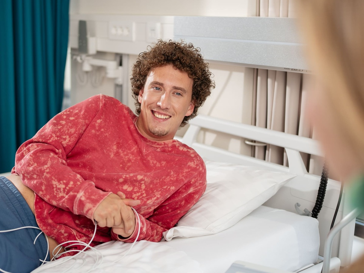 Deelnemers spelen een spelletje in het onderzoekscentrum